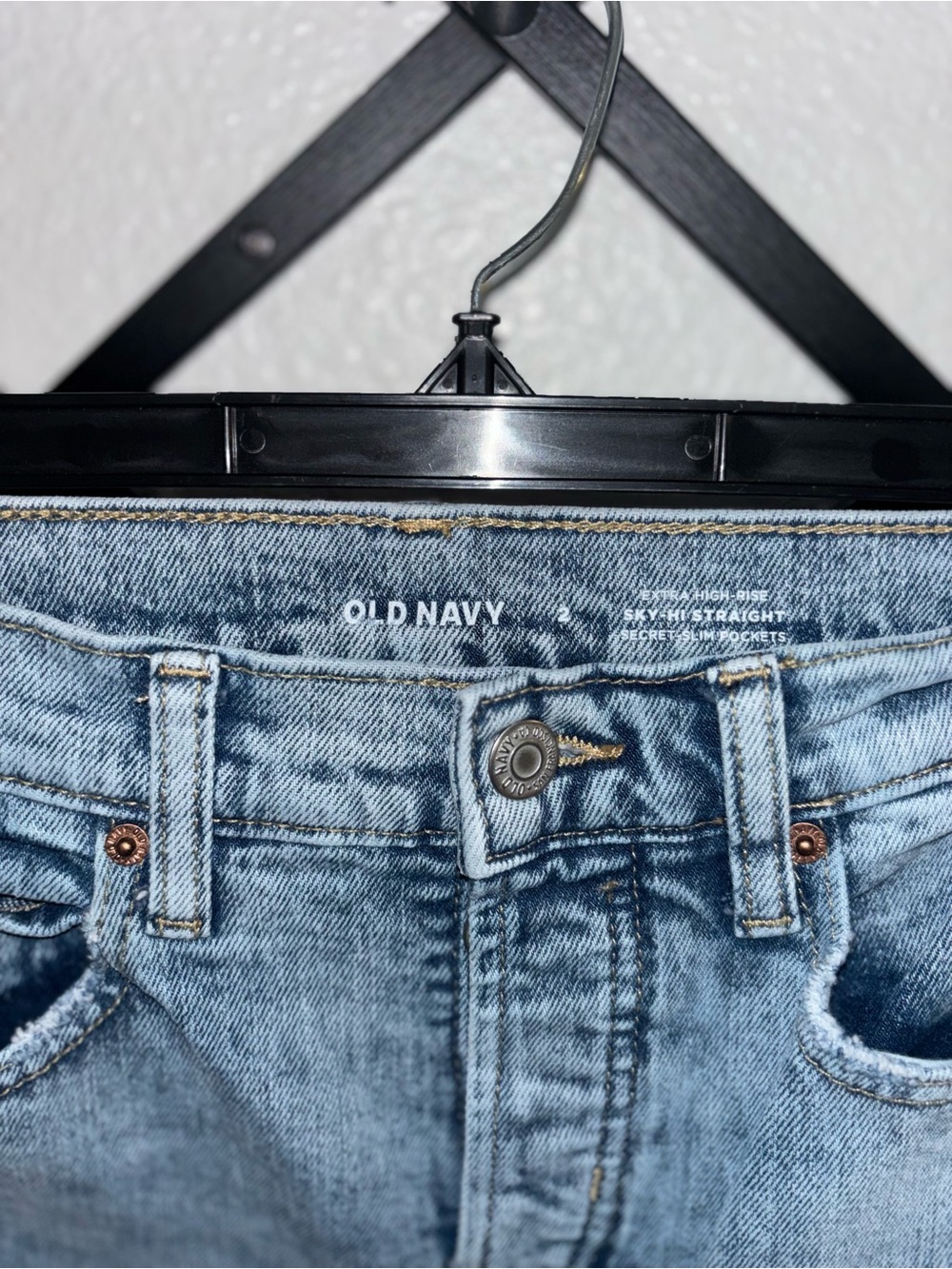 Old Navy Sky Hi Straight Jeans Distressed High Rise Light Wash Size 2 - Picture 3 of 4